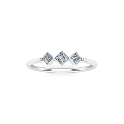 RKC Moissanit Drei-Stein-Prinzessin-Ring, 14 Karat Gelbgold vergoldet, 925er Silber, Gewicht 1,20 g, Breite 1,50 mm