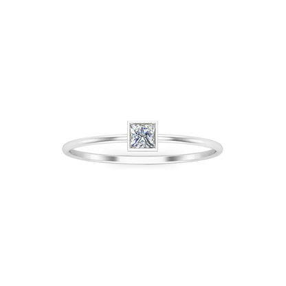 RKC Solitär-Verlobungsring im Princess-Schliff mit Moissanit-Lünette, 925er Silber, 14 Karat Roségold vergoldet, Gewicht 1 g, Breite 1,30 mm