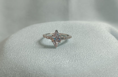RKC Moissanit-Verlobungsring im Marquise-Schliff, 925er Silber, 14 Karat Weißgold plattiert, für Damen, Gewicht 1,80 g, Breite 1,60 mm