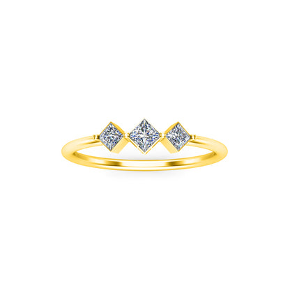 RKC Moissanit Drei-Stein-Prinzessin-Ring, 14 Karat Gelbgold vergoldet, 925er Silber, Gewicht 1,20 g, Breite 1,50 mm