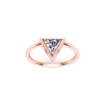 Fede nuziale da donna con taglio Trillion RKC Anello solitario in argento 925 placcato in oro bianco 14 carati Peso 2,20 g Larghezza 1,80 mm