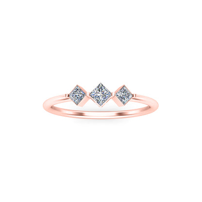 RKC Moissanit Drei-Stein-Prinzessin-Ring, 14 Karat Gelbgold vergoldet, 925er Silber, Gewicht 1,20 g, Breite 1,50 mm