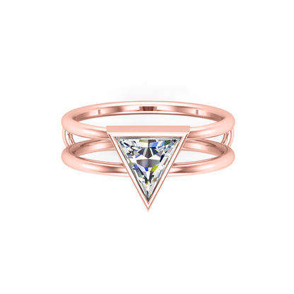 RKC Damen-Ehering mit Trillion-Schliff, Moissanit, 925er Sterlingsilber, 14 Karat Gelbgold vergoldet, Gewicht 3 g, Breite 5,70 mm