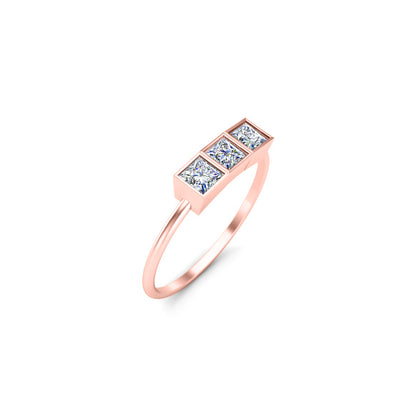 RKC Eheringring aus 925er-Sterlingsilber mit drei Prinzessinnen-Moissanit-Motiven, 14 Karat Gelbgold vergoldet, Gewicht 1,10 g