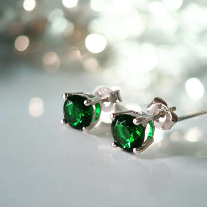 RKC Silver Round Cut Emerald Green Stud Earrings Weight 2.5 gm