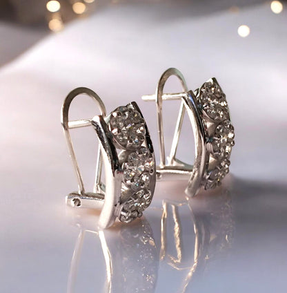 RKC Damen-Ohrring aus 925er-Sterlingsilber mit Omega-Rückseite, 14 Karat weiß, Produktgewicht 6 GM, Höhe 16,5 mm