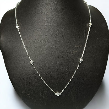RKC Moissanite Cwt 0,7 CT Affascinante abbigliamento da festa Set di collana semplice brillante in argento 925 placcato in oro bianco 14k Peso del prodotto 4,50 GM