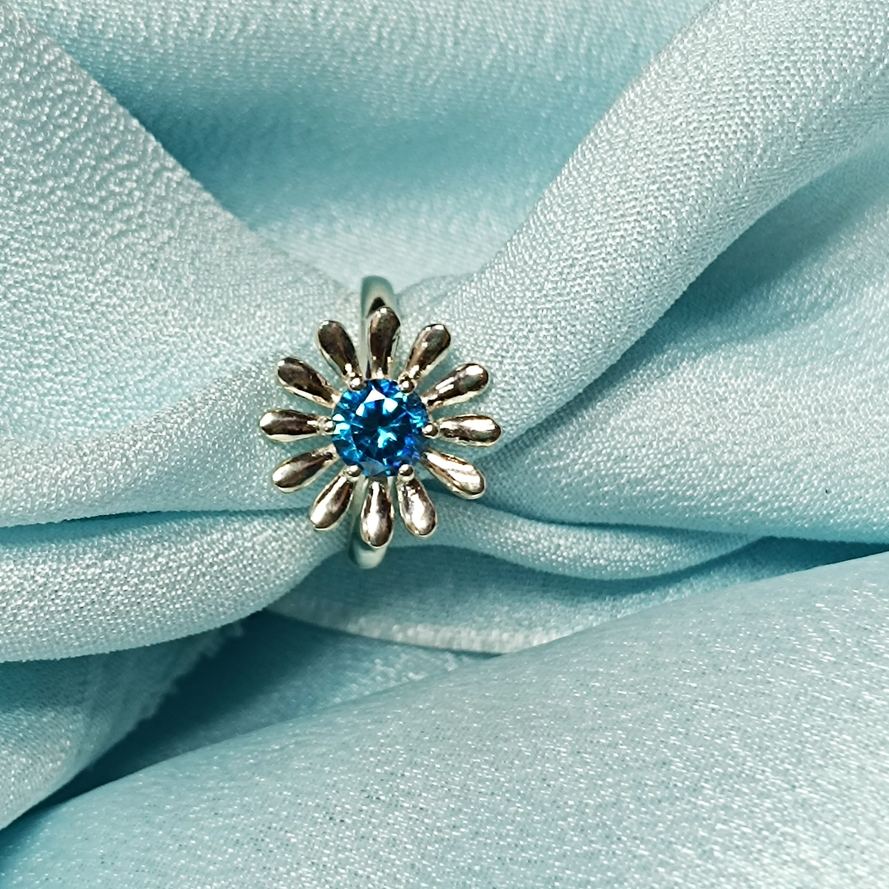 RKC Blue Diamond Flower Engagement Rings 925 Sterling Silver Weight 2 gm