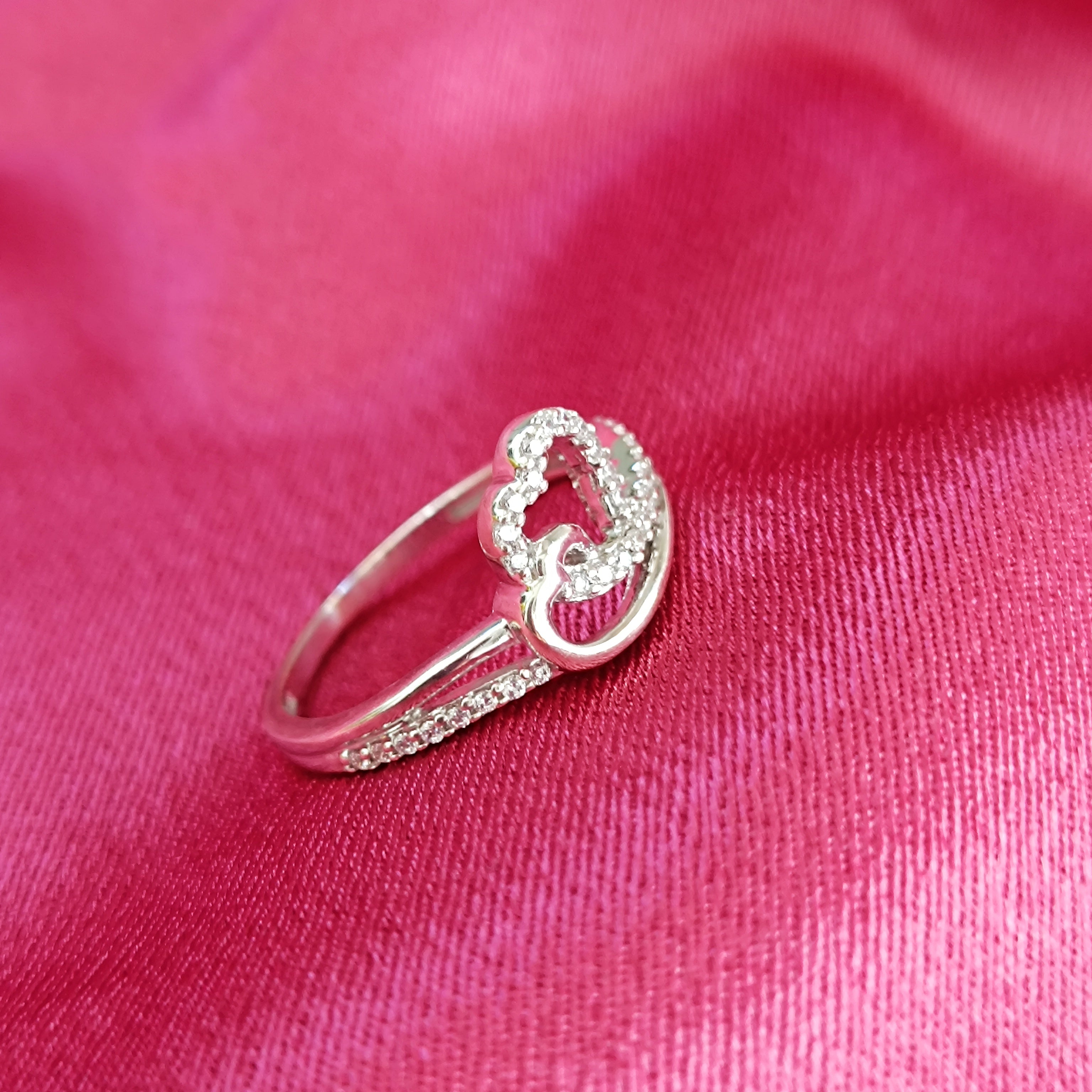 RKC echter Moissanit-Herzform-Verlobungsring für Sie, 925er-Sterlingsilber, 14 Karat Weißgold vergoldet, Gewicht 2,3 g, Breite 1,5 mm