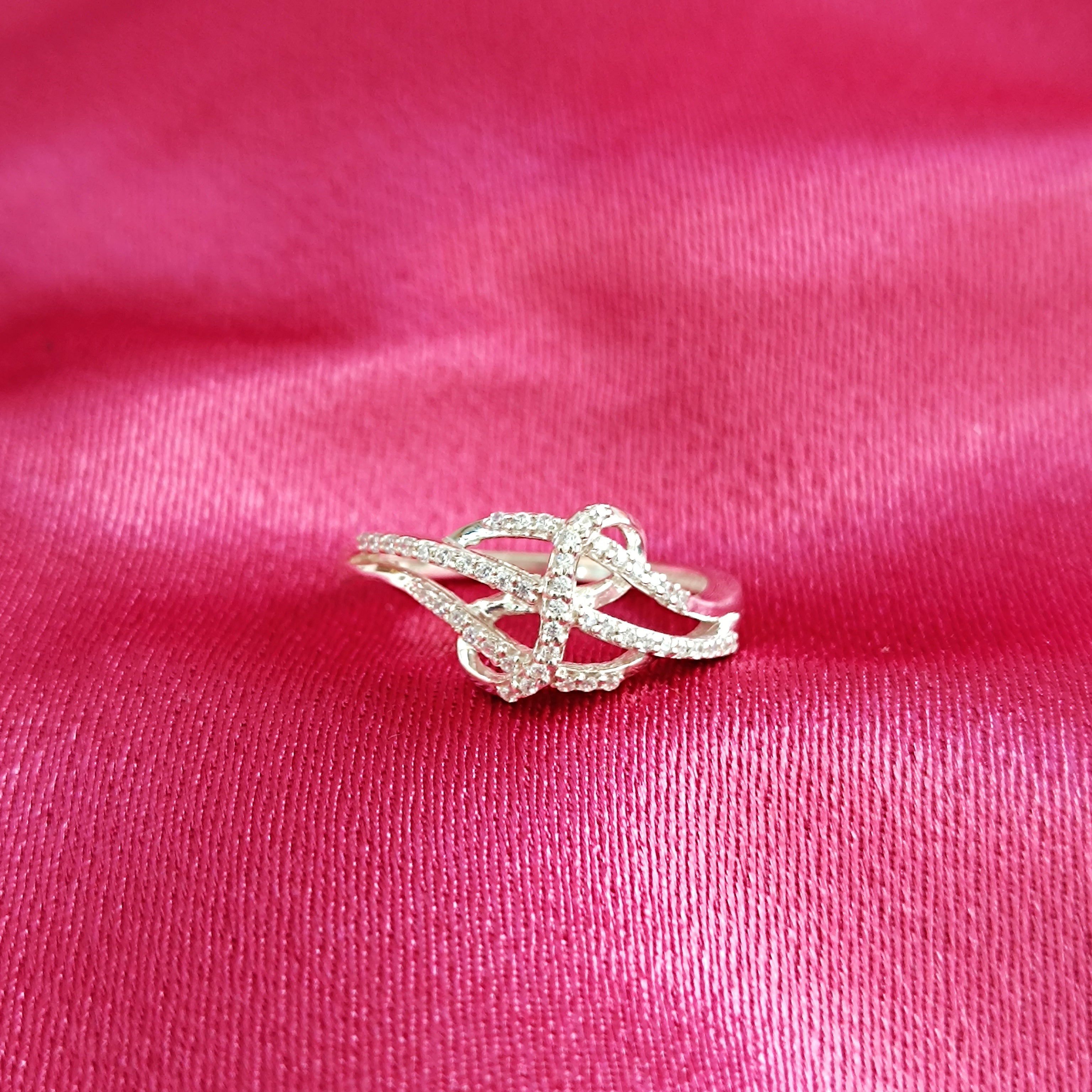 RKC Rundschliff-Moissanit-Verlobungsringe aus 925er-Sterlingsilber, 14 Karat Weißgold vergoldet, Gewicht 3,2 g, Breite 1,7 mm