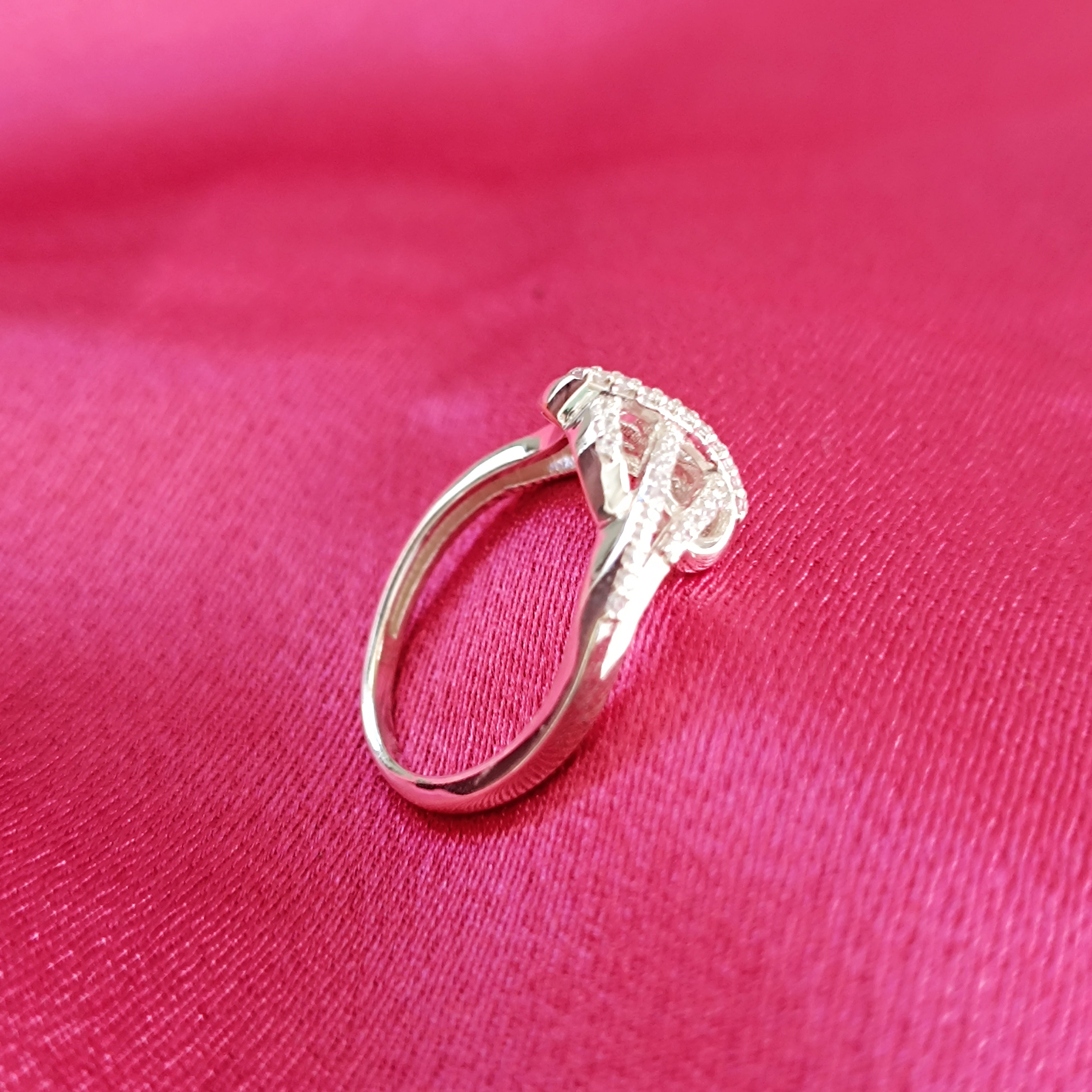 RKC Rundschliff-Moissanit-Verlobungsringe aus 925er-Sterlingsilber, 14 Karat Weißgold vergoldet, Gewicht 3,2 g, Breite 1,7 mm