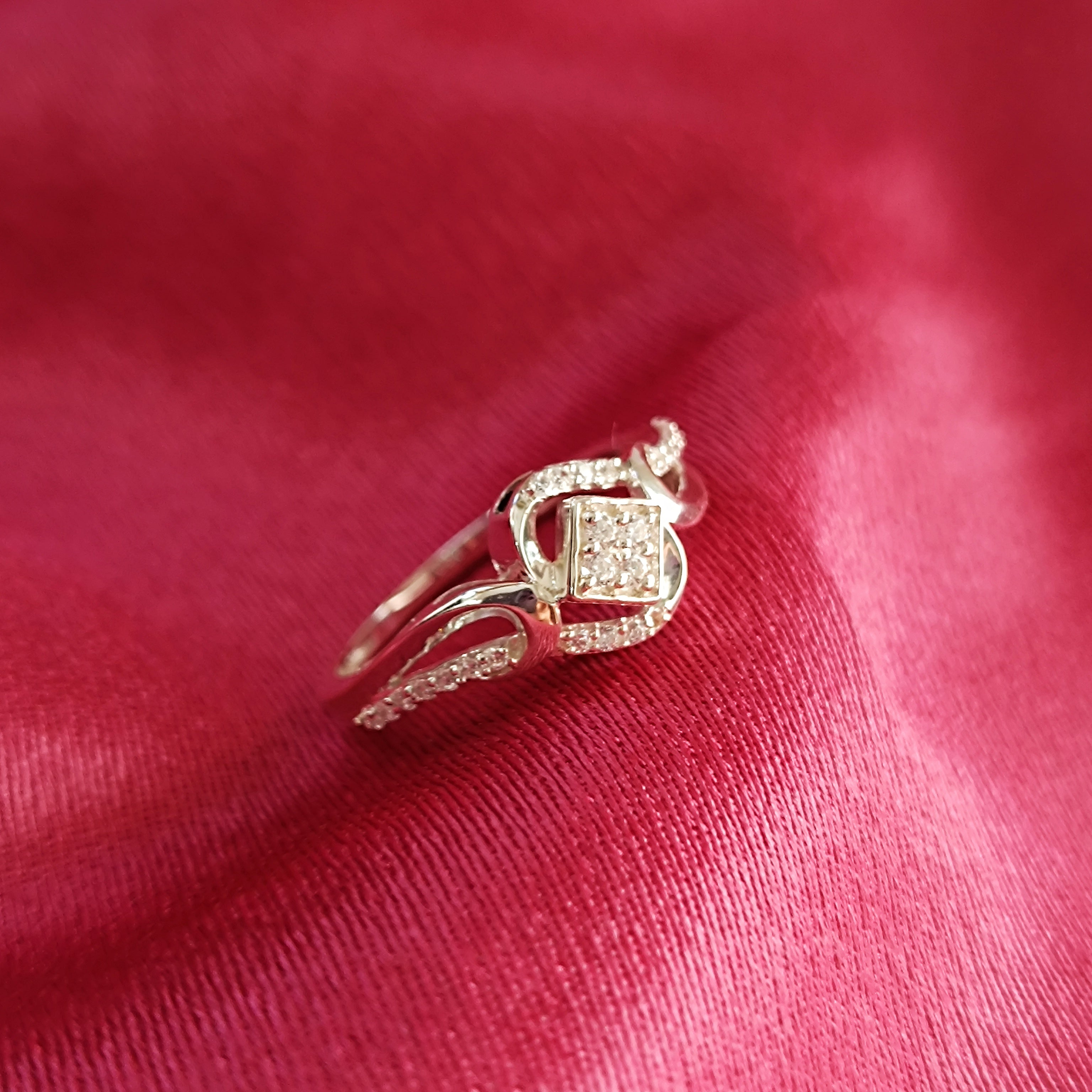 RKC Moissanit Attraktiver Verlobungsring für jemanden, 925er Silber, 14 Karat Weißgold vergoldet, 3 g, Breite 1,6 mm