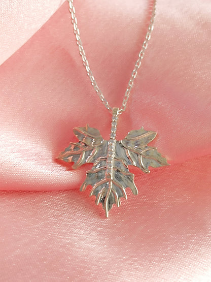 RKC Leaf Sterling Silver Pendant Necklace Gift For Women's 14k White Gold Plated Weight 2 Gm