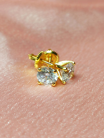RKC 1.7 Ct Round Cut Zircon Gold Plated Stud Earrings Weight 2gm