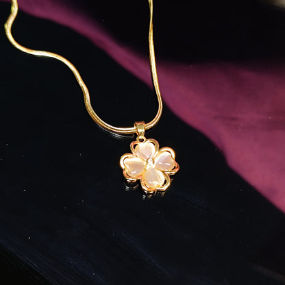 RKC Lucky Four Leaf Clover Pendant Necklace – Elegant Jewelry for Women