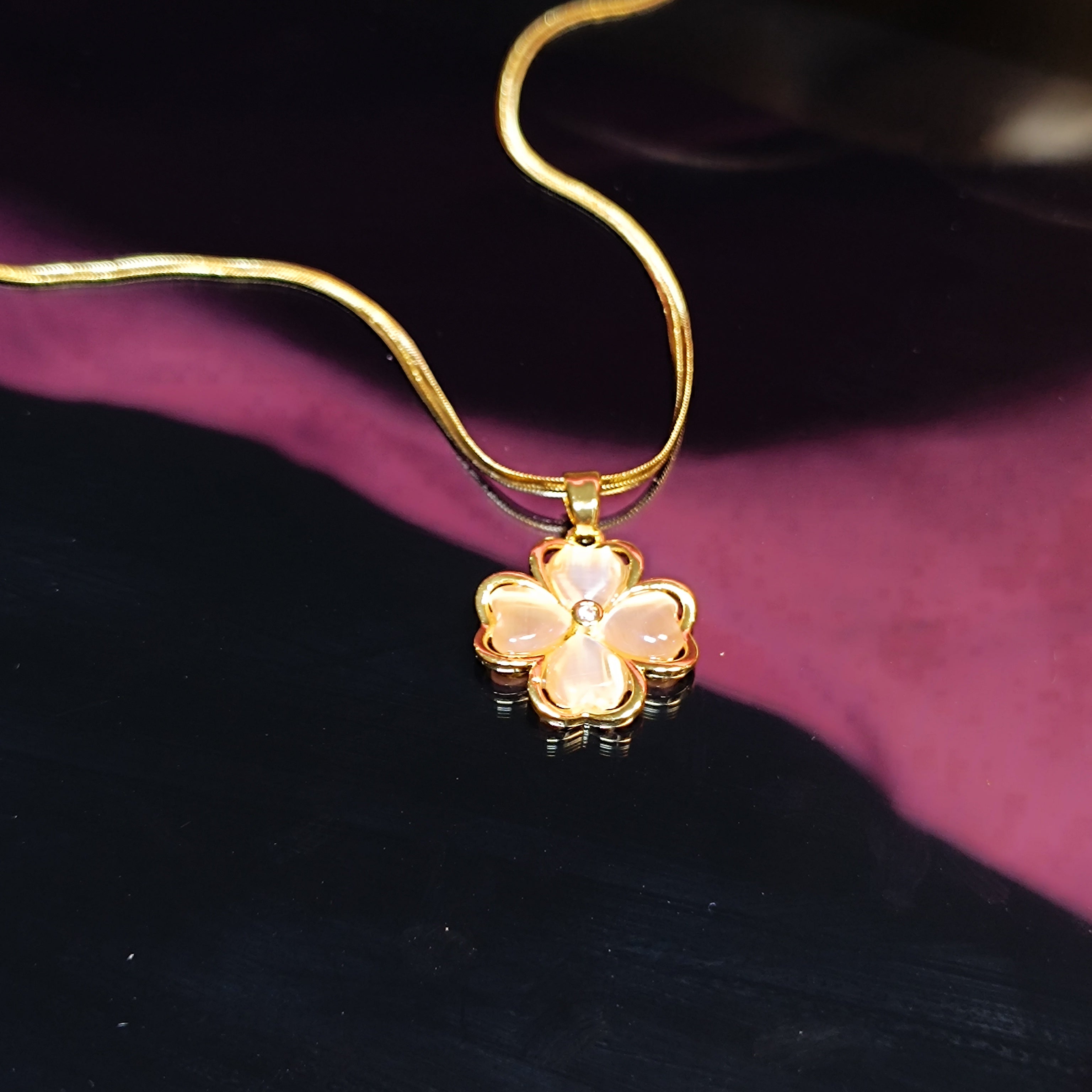 RKC Lucky Four Leaf Clover Pendant Necklace – Elegant Jewelry for Women