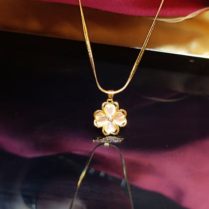 RKC Lucky Four Leaf Clover Pendant Necklace – Elegant Jewelry for Women