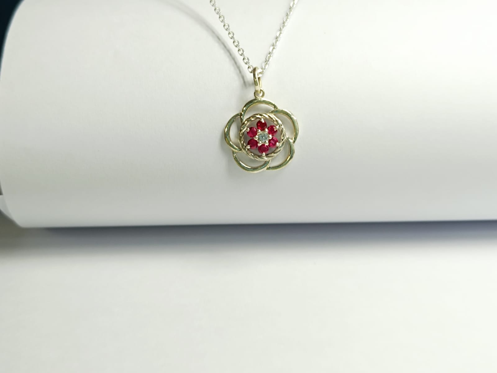RKC 925 Silver Red Ruby Flower Pendant with Box Chain Weight 2.5 gm