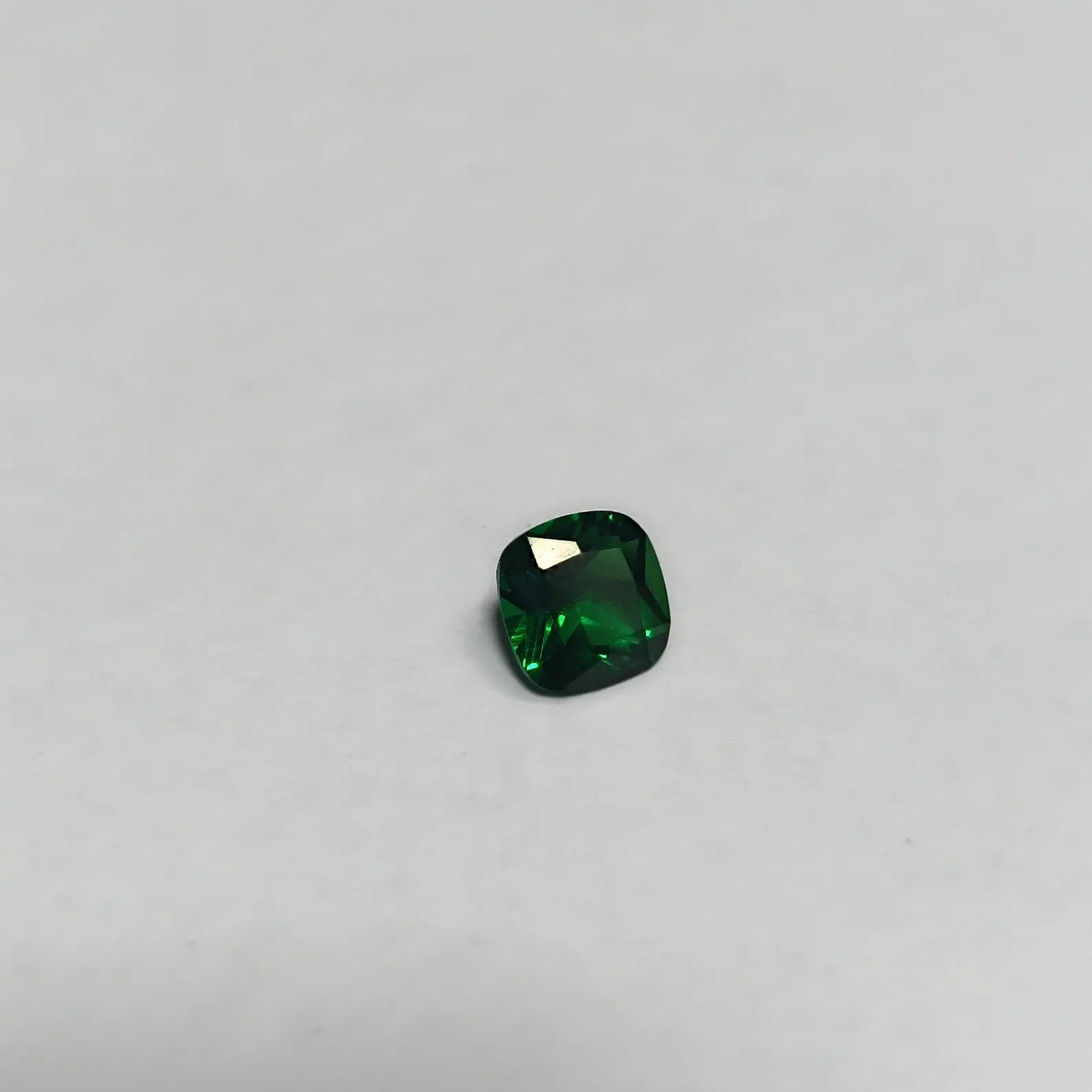 Emerald Gemstone, Cushion Cut (4MM-11MM)