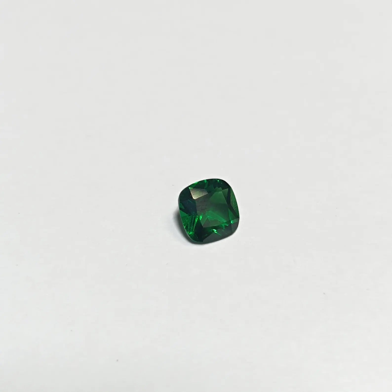 Emerald Gemstone, Cushion Cut (4MM-11MM)
