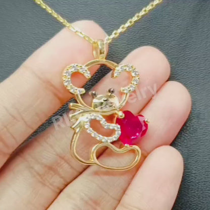 RKC 1,16 ct Moissanit und 2,00 ct Rubin Romantischer Love Light-Anhänger, 14 Karat Gelbgold-Finish, Gewicht 6,5 GM, Höhe 31 mm